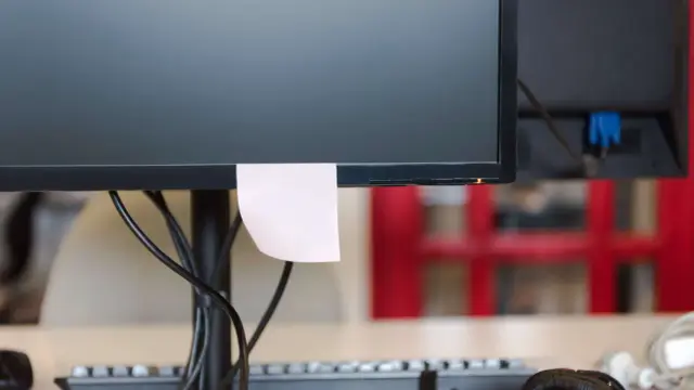 Monitor LCD: Wszystko, co musisz wiedzieć przed zakupem!
