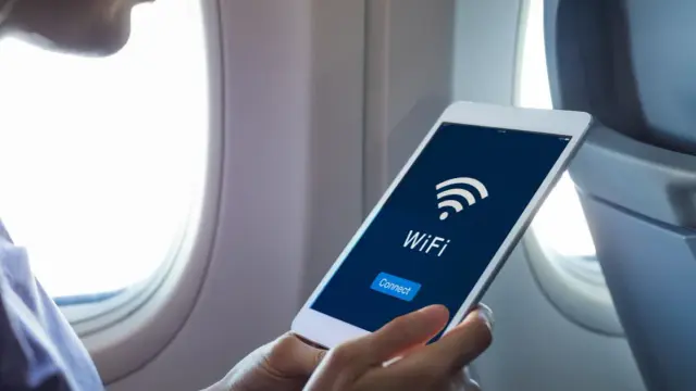 Wi-Fi w Ryanair: Jest czy nie? Jak mądrze latać bez internetu